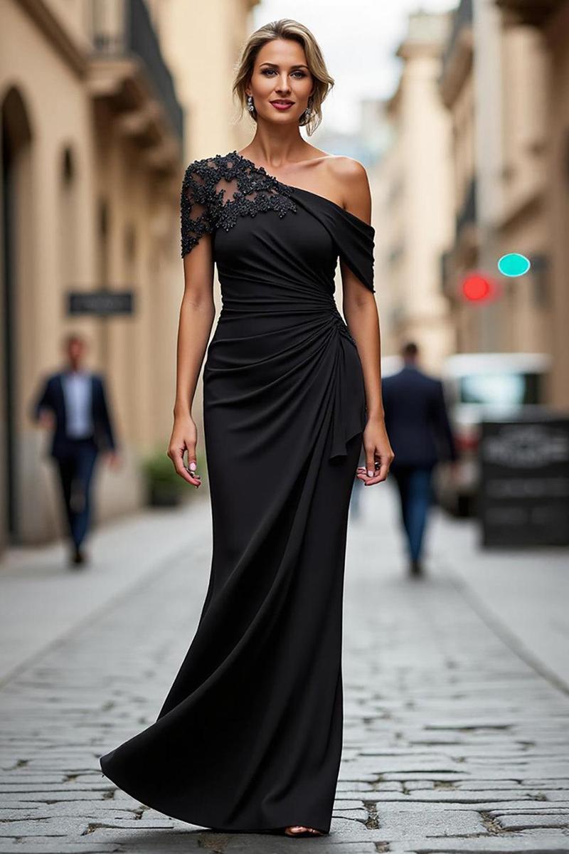 Elegancka Sukienka Maxi z Koronkowymi Akcentami na Jedno Ramię