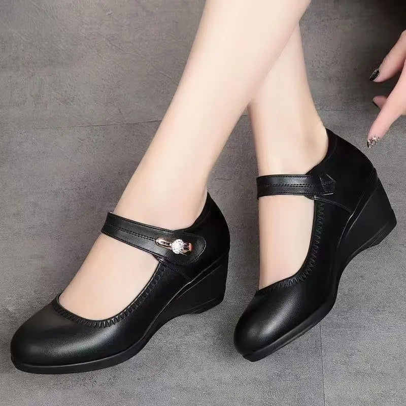 Danelia – Eleganckie buty na srednim obcasie