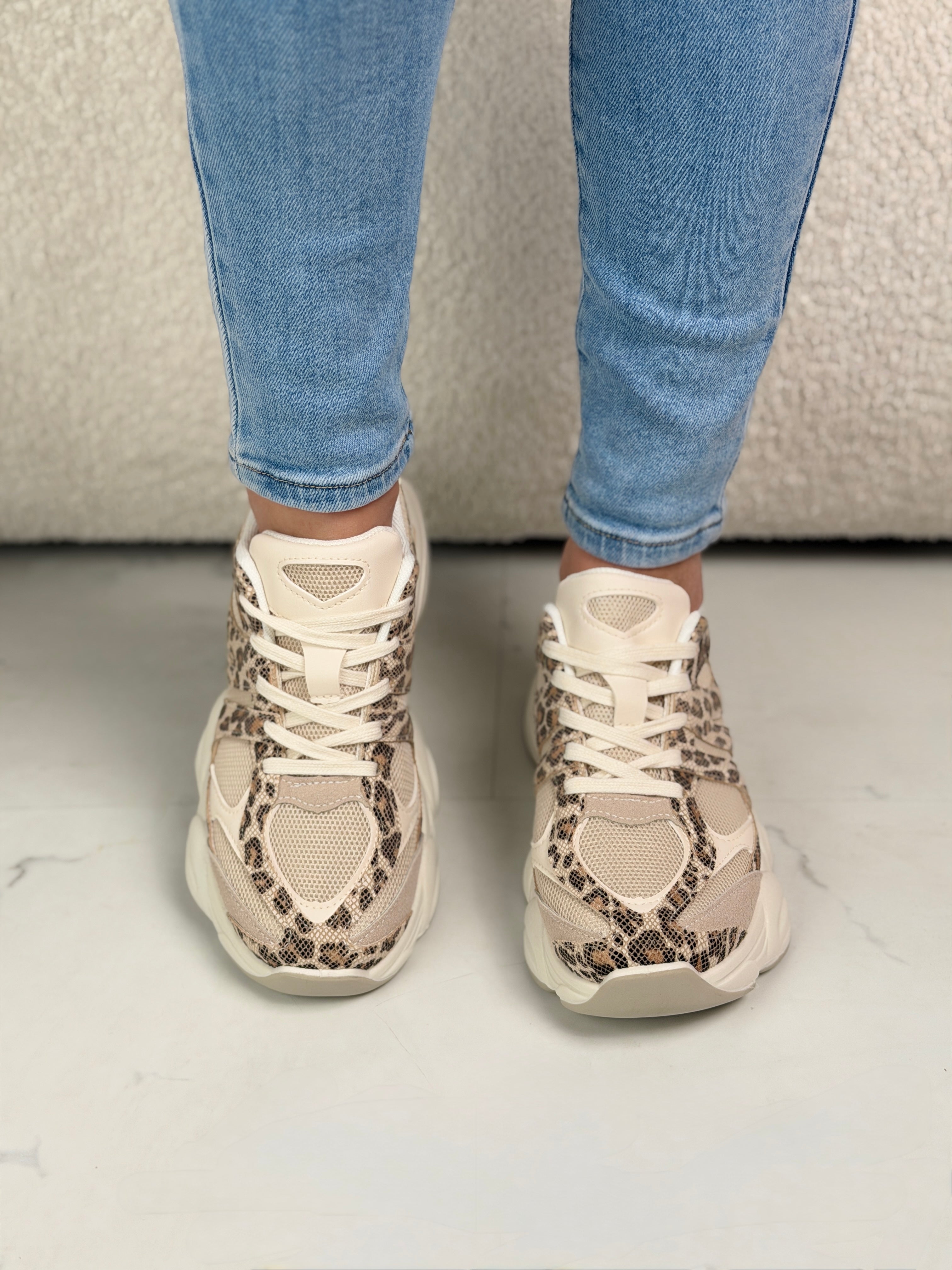 Viva Leo Sneakers