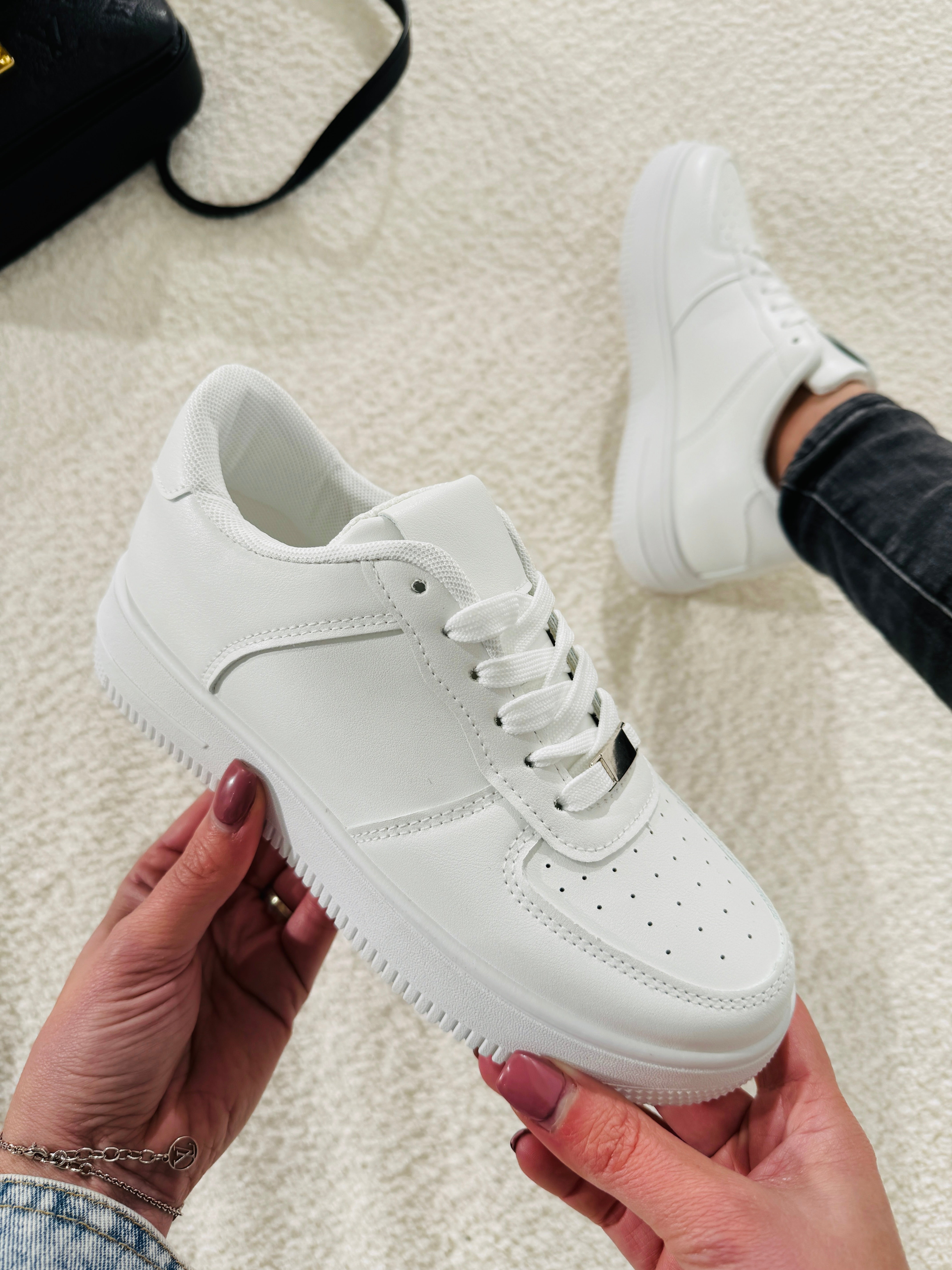 Białe Sneakersy na Platformie