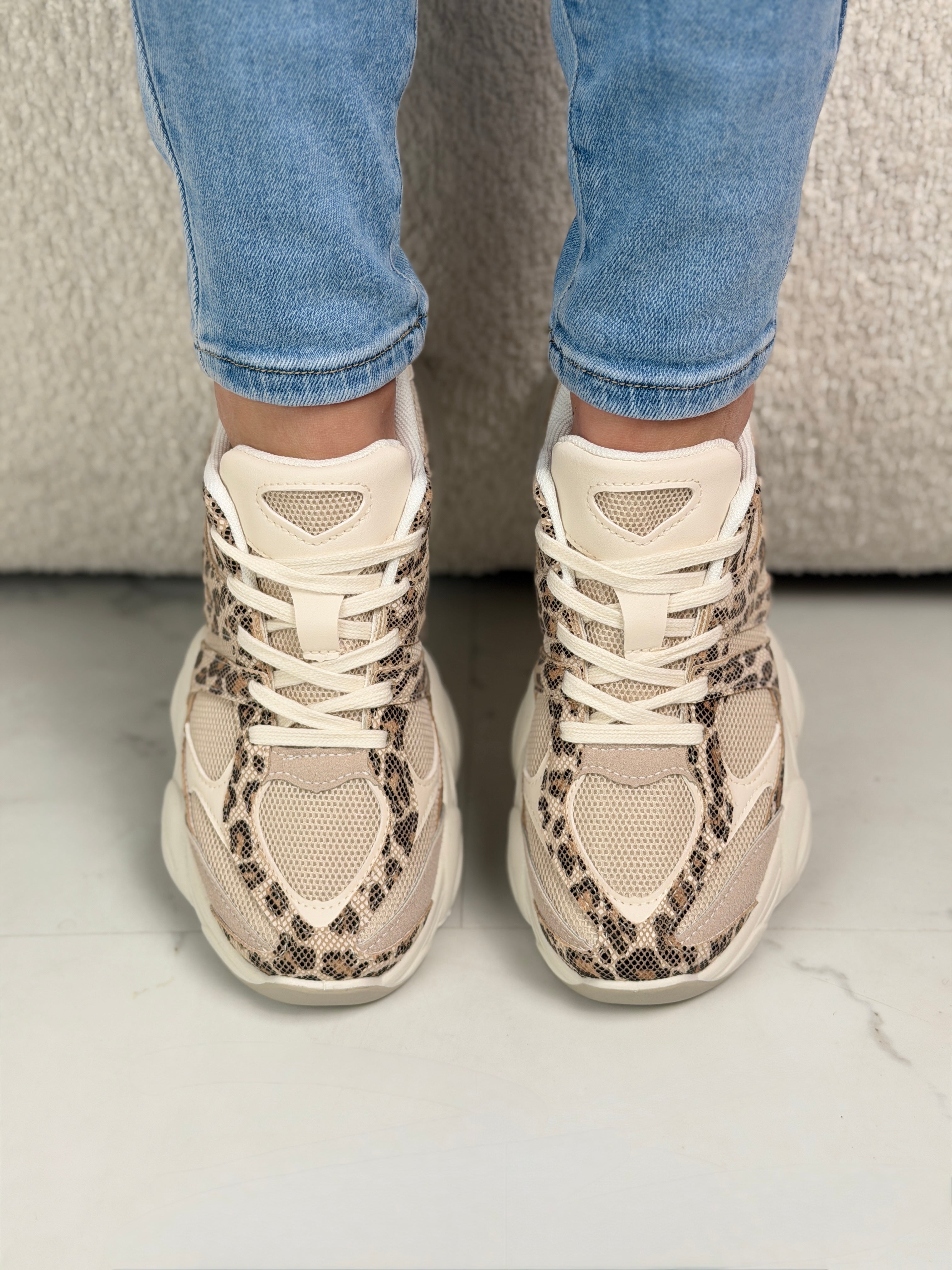 Viva Leo Sneakers