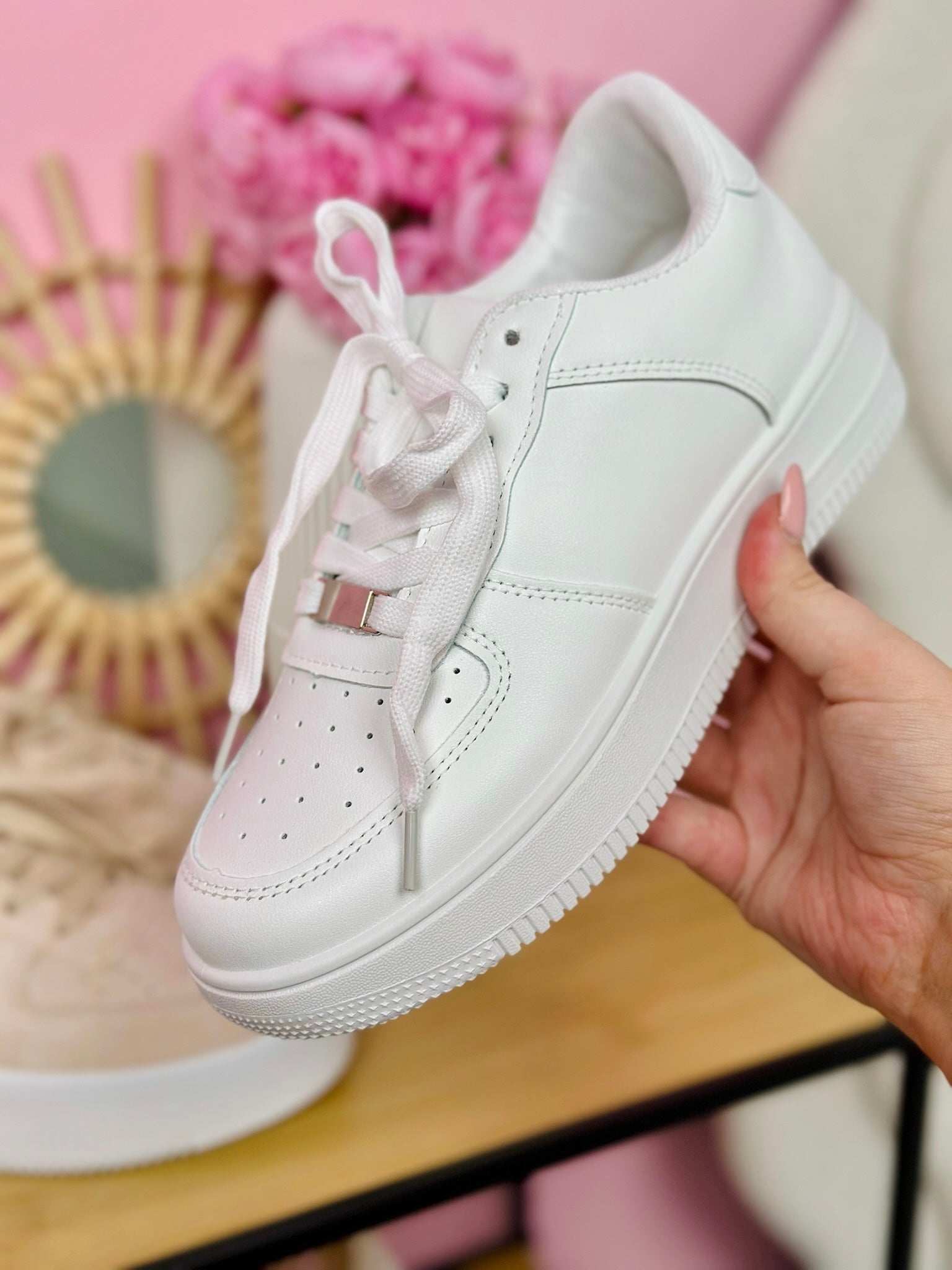 Białe Sneakersy na Platformie