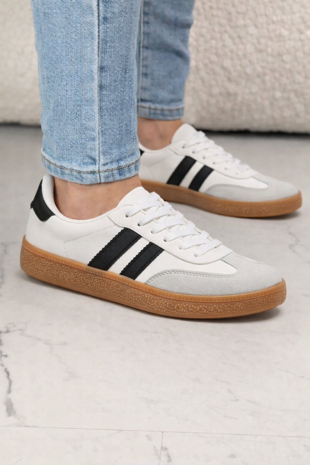 Sneaker Sam White