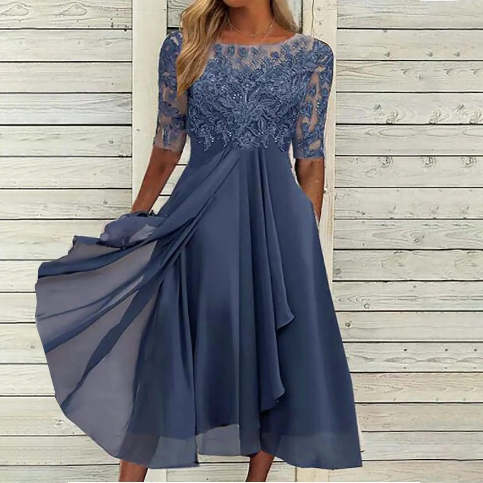 Angelique – Elegancka Sukienka z Delikatną Koronką